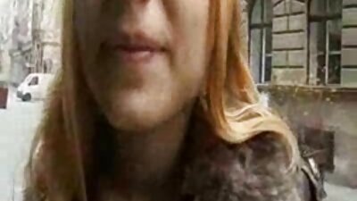 Frau mit kostenlose sexbilder reife frauen großen Titten zeigt Titten und Arsch im Badezimmer